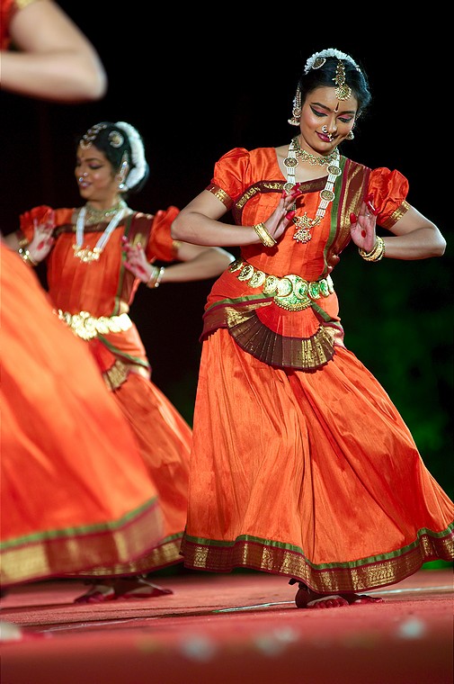Radhika Surjit Group (Mamallapuram Dance Festival 2012 - Kathak, Odissi i Mohiniattam)